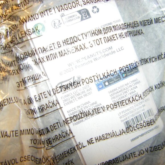 Loungefly Peanuts 75th Anniversary Snoopy and Friends Mini Backpack NWT - Picture 10 of 10